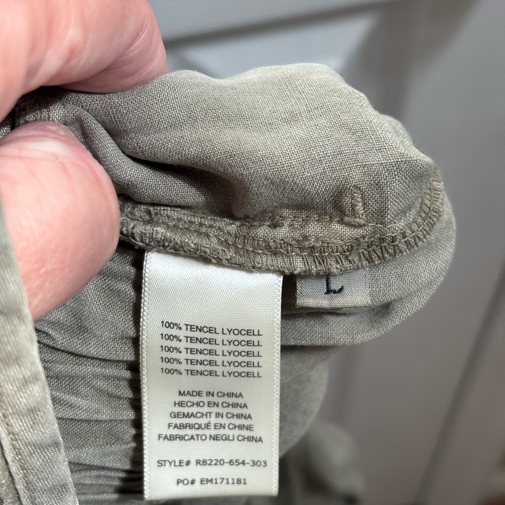 Anthro Cloth & Stone Burlingame Wrap V-Neck Romper Olive Green Size L, NWT - Picture 5 of 5